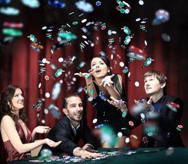 Apply to bet on baccarat, direct website, not through an agent.